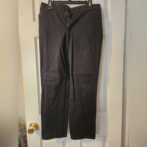 Lee Relaxed Fit Mid-Rise Black Pants